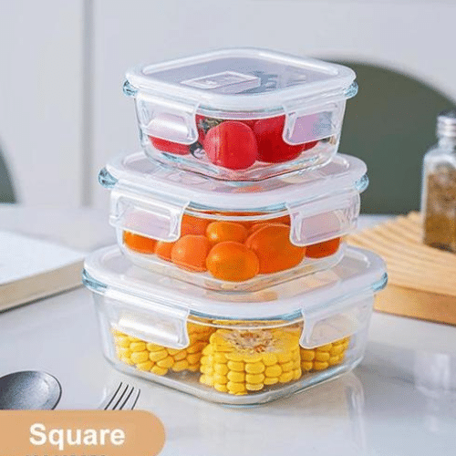 عبوات من علب الطعام الزجاجية المربعة